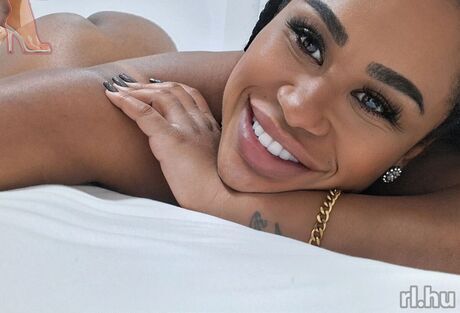 EbonyMaya-Sexpartnerin-1-EbonyMaya---1.-képe