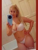 Lauraaa
  Budapest (7. dist.)
  25 years old