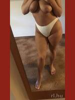 Zsófi
  Békéscsaba
  22 éves